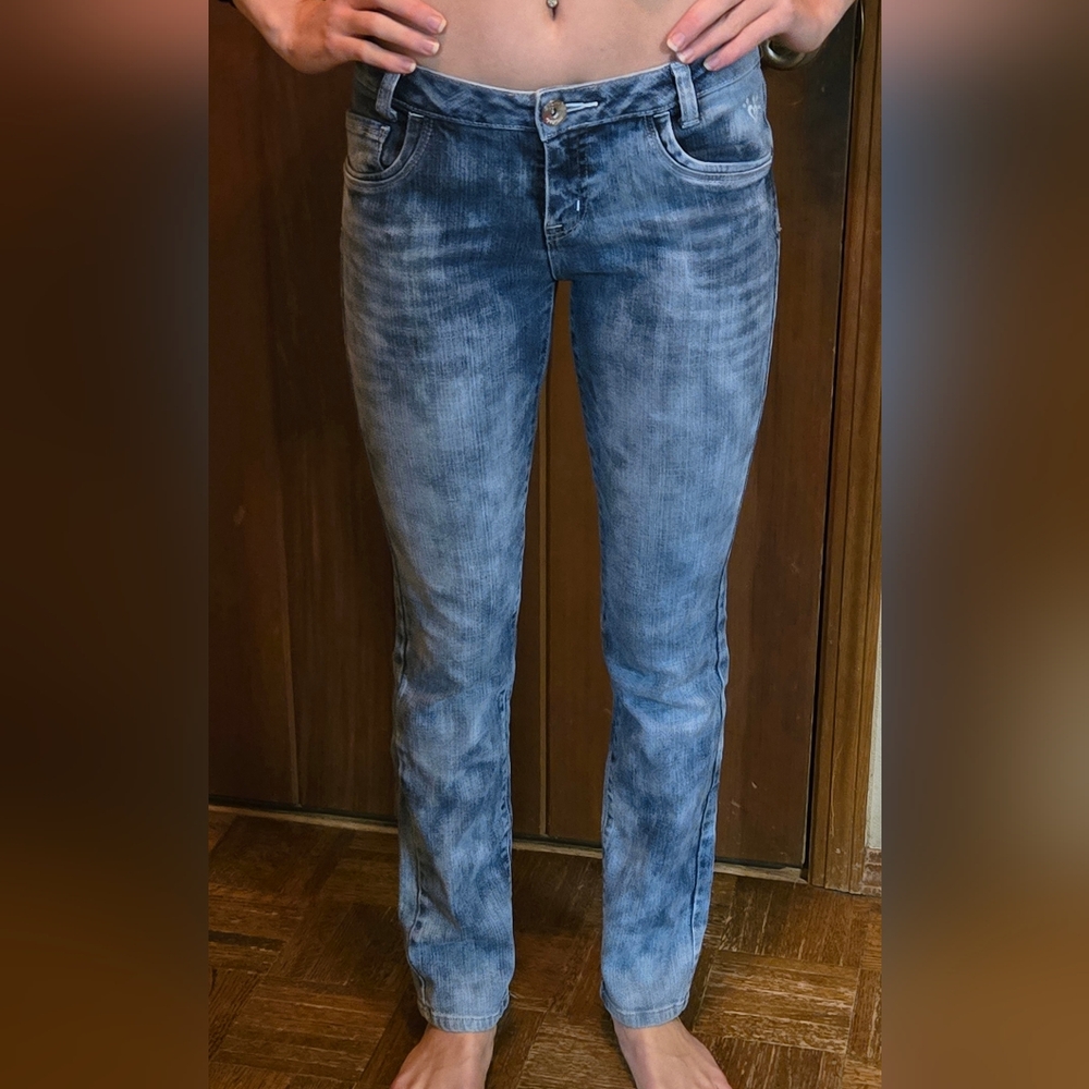 Acid wash jeans